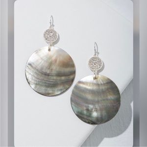 Tommy Bahama Tortola bay shell disc earring